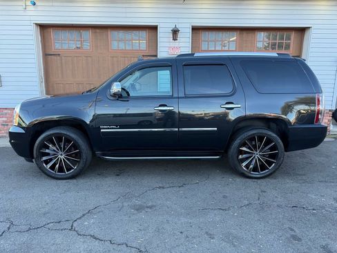 Used 2011 GMC Yukon Denali image 6