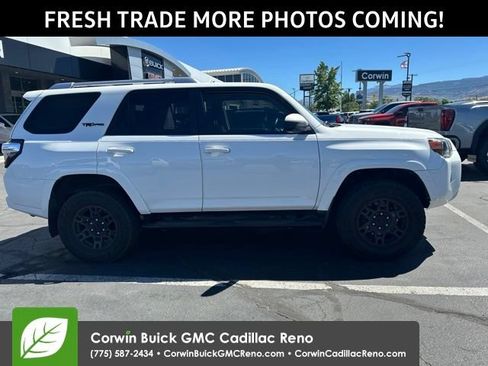 Used 2017 Toyota 4Runner SR5 AWD/4WD image 6