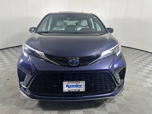 Used 2024 Toyota Sienna XSE w/ XSE Plus Package AWD/4WD image 2
