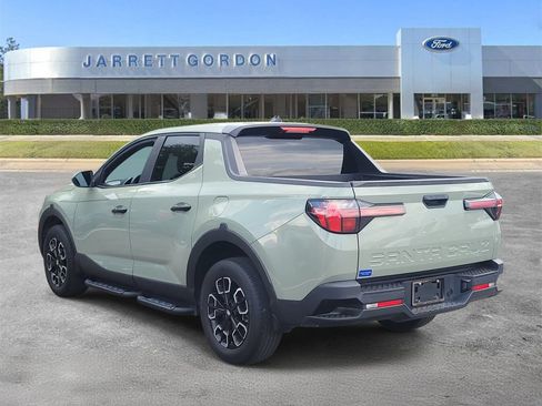 Used 2024 Hyundai Santa Cruz SE FWD image 3