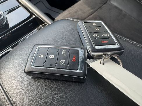 Used 2023 Jeep Grand Cherokee L Laredo image 20