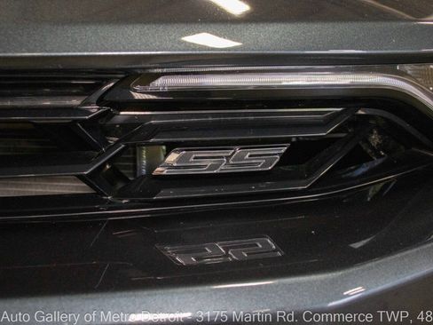 Used 2022 Chevrolet Camaro SS RWD image 28