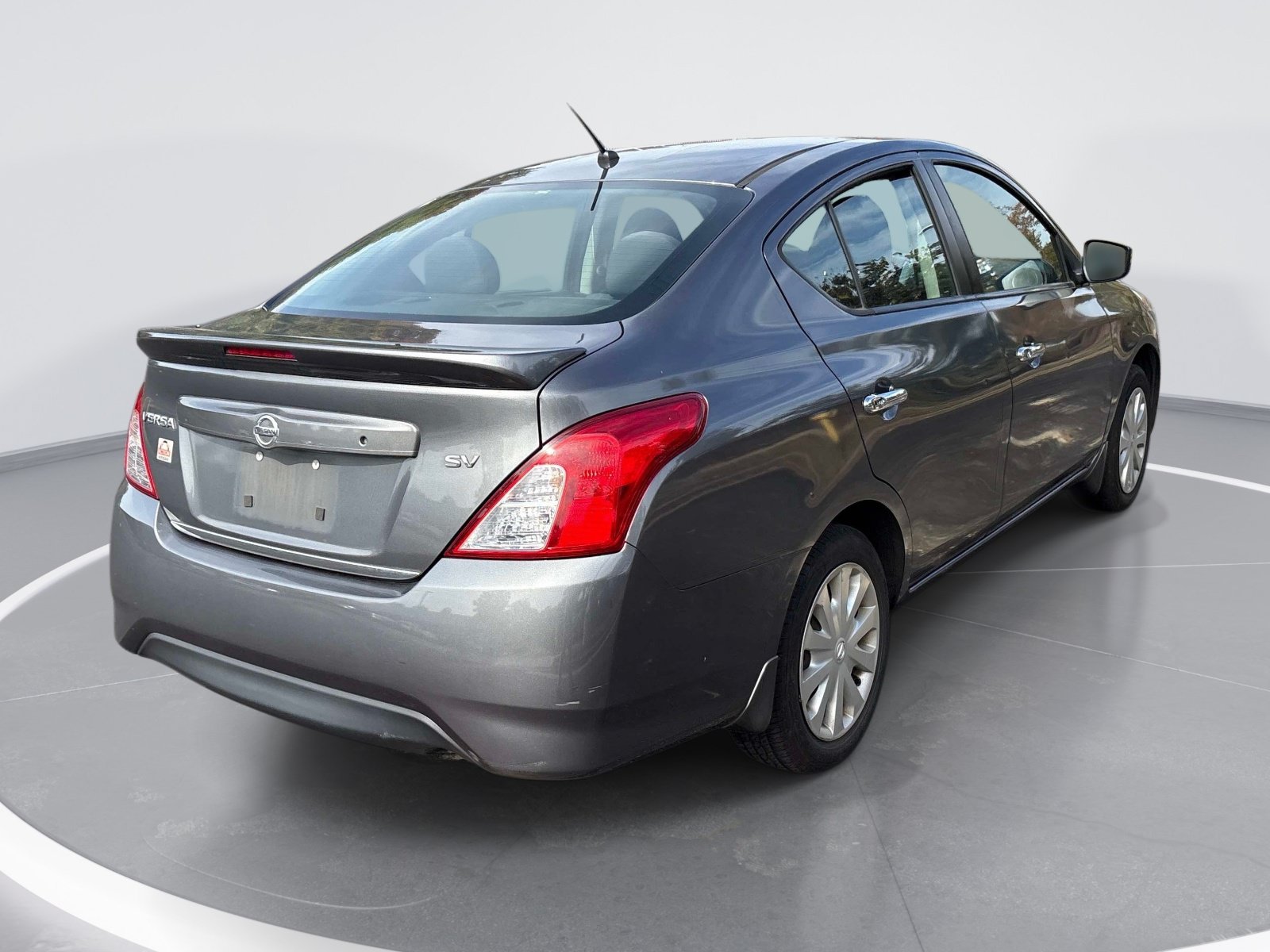 Used 2017 Nissan Versa SV FWD image 8