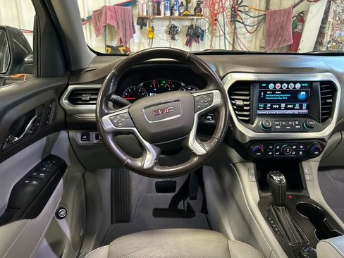 Used 2019 GMC Acadia SLT AWD/4WD image 17
