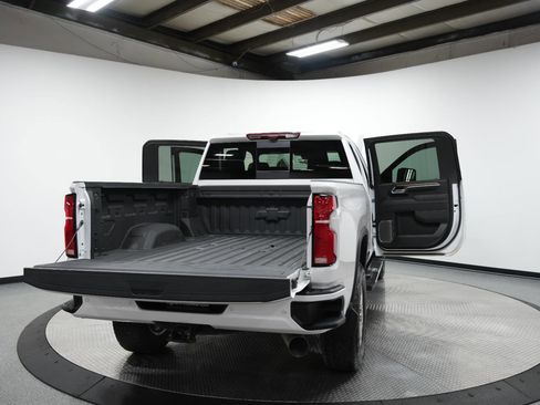 Used 2025 Chevrolet Silverado 2500 High Country w/ High Country Premium Package image 12