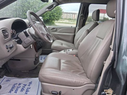 Used 2003 Chrysler Town & Country LXi FWD image 10