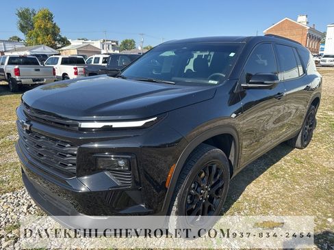 Certified 2025 Chevrolet Traverse LT w/ Midnight/Sport Edition image 1