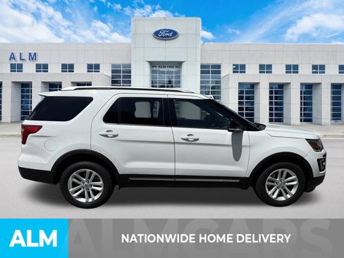 Used 2016 Ford Explorer XLT w/ Equipment Group 201A FWD image 4