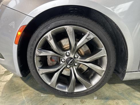 Used 2015 Chrysler 200 S image 30