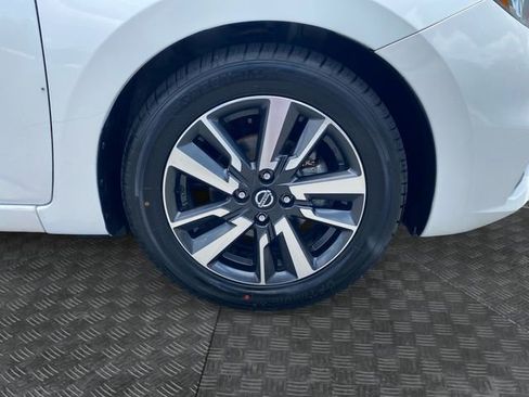 Used 2021 Nissan Versa SV image 34