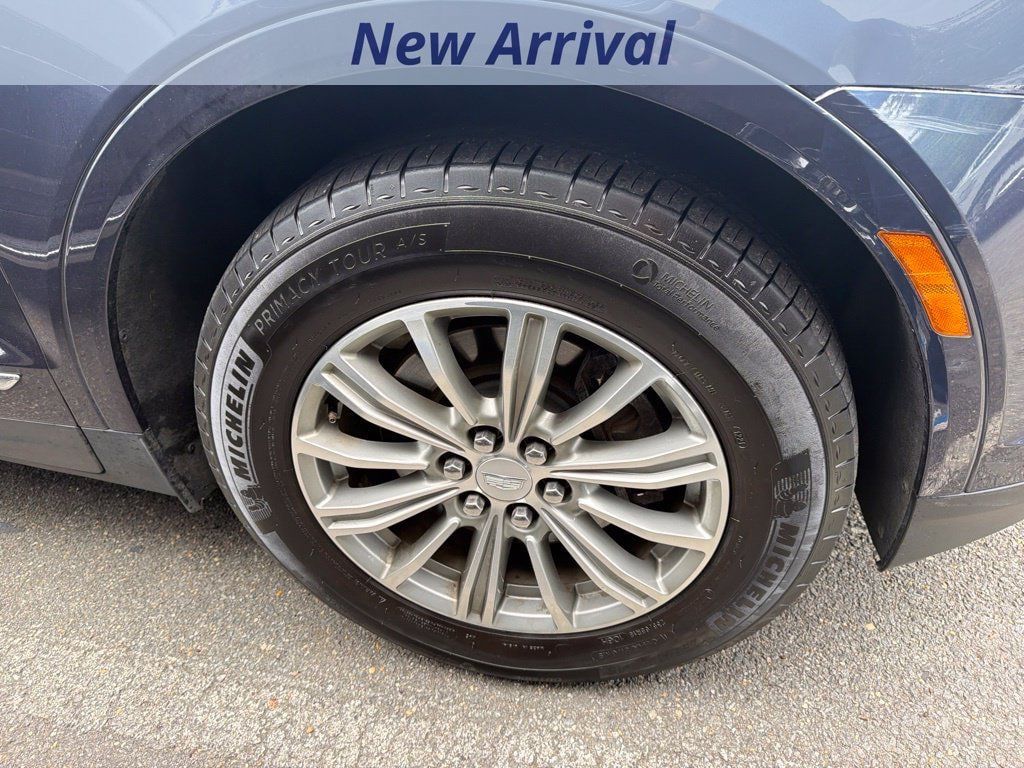 Used 2018 Cadillac XT5 Luxury w/ Driver Awareness Package AWD/4WD image 3