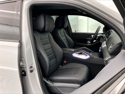 Used 2026 Mercedes-Benz GLS 580 4MATIC image 6