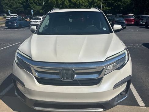 Used 2019 Honda Pilot Touring image 2