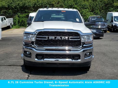 New 2024 RAM 3500 Tradesman w/ Chrome Appearance Group image 2