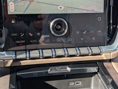 Used 2025 GMC Yukon Denali image 25