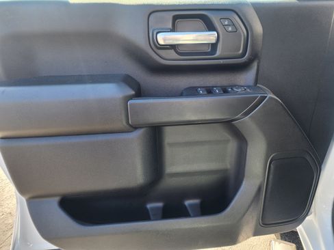 Used 2025 Chevrolet Silverado 2500 Custom image 24