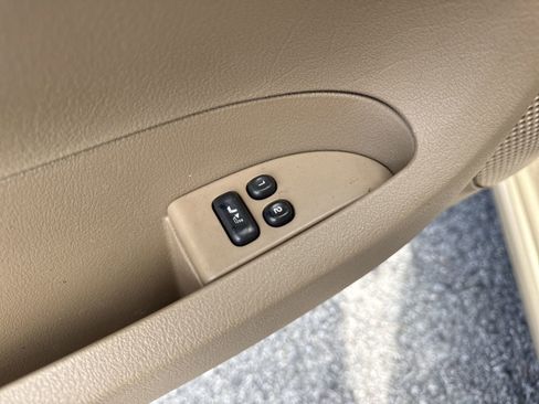 Used 2005 Buick Terraza CXL FWD image 18