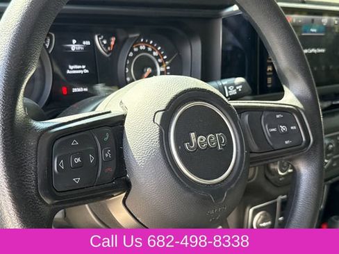 Used 2025 Jeep Gladiator Sport AWD/4WD image 24