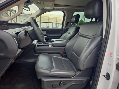 Used 2025 Ford Expedition Active AWD/4WD image 24