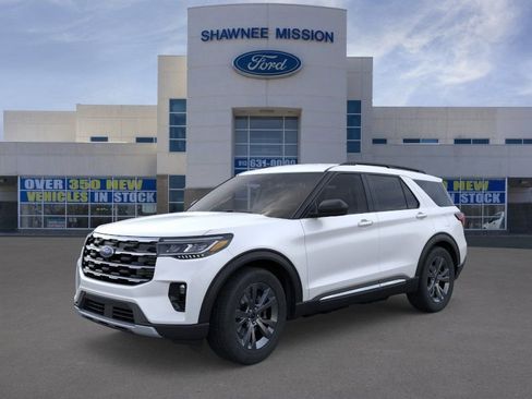 New 2025 Ford Explorer Active w/ Active Comfort Package AWD/4WD image 1