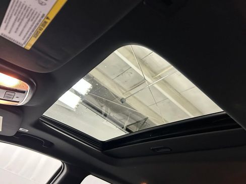Used 2017 Jeep Grand Cherokee Altitude AWD/4WD image 18