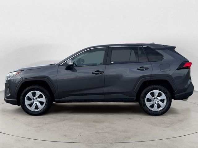 Used 2024 Toyota RAV4 LE AWD/4WD image 8