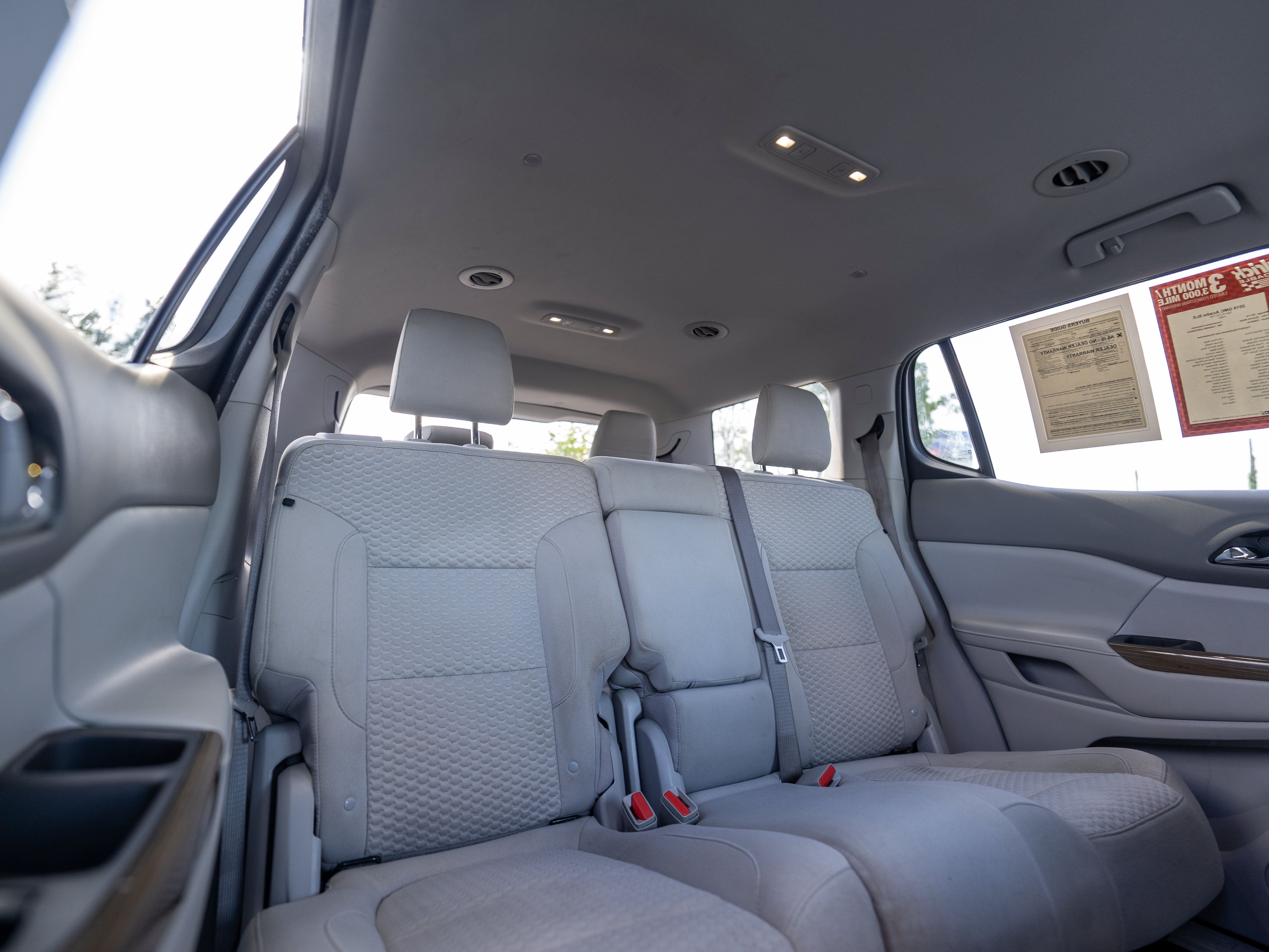 Used 2019 GMC Acadia SLE FWD image 13