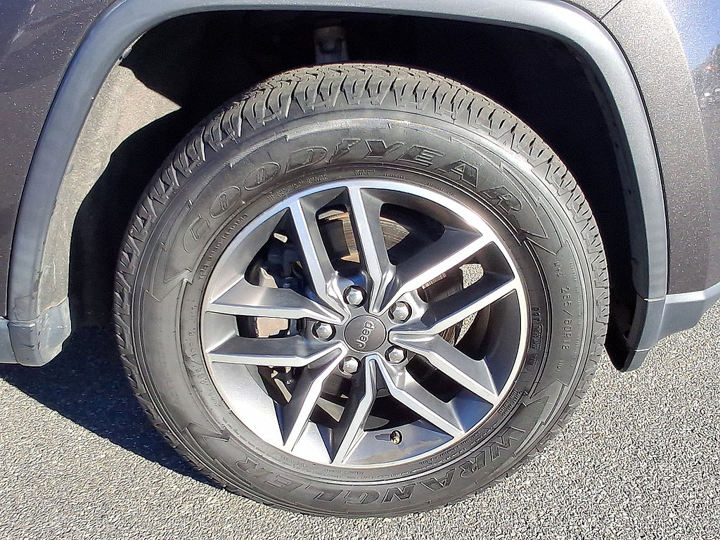 Used 2020 Jeep Grand Cherokee Limited AWD/4WD image 33