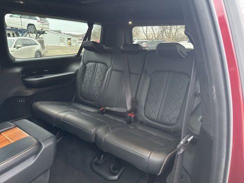 Used 2024 Jeep Grand Wagoneer L Series III AWD/4WD image 20