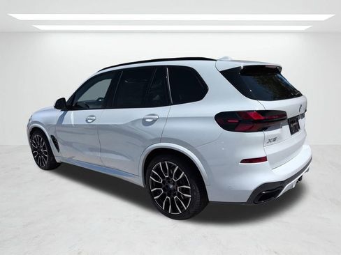 New 2026 BMW X5 xDrive40i w/ M Sport Package AWD/4WD image 6