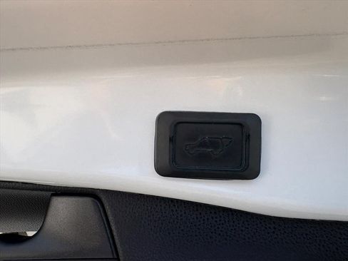 Used 2021 Toyota RAV4 XLE Premium FWD image 22