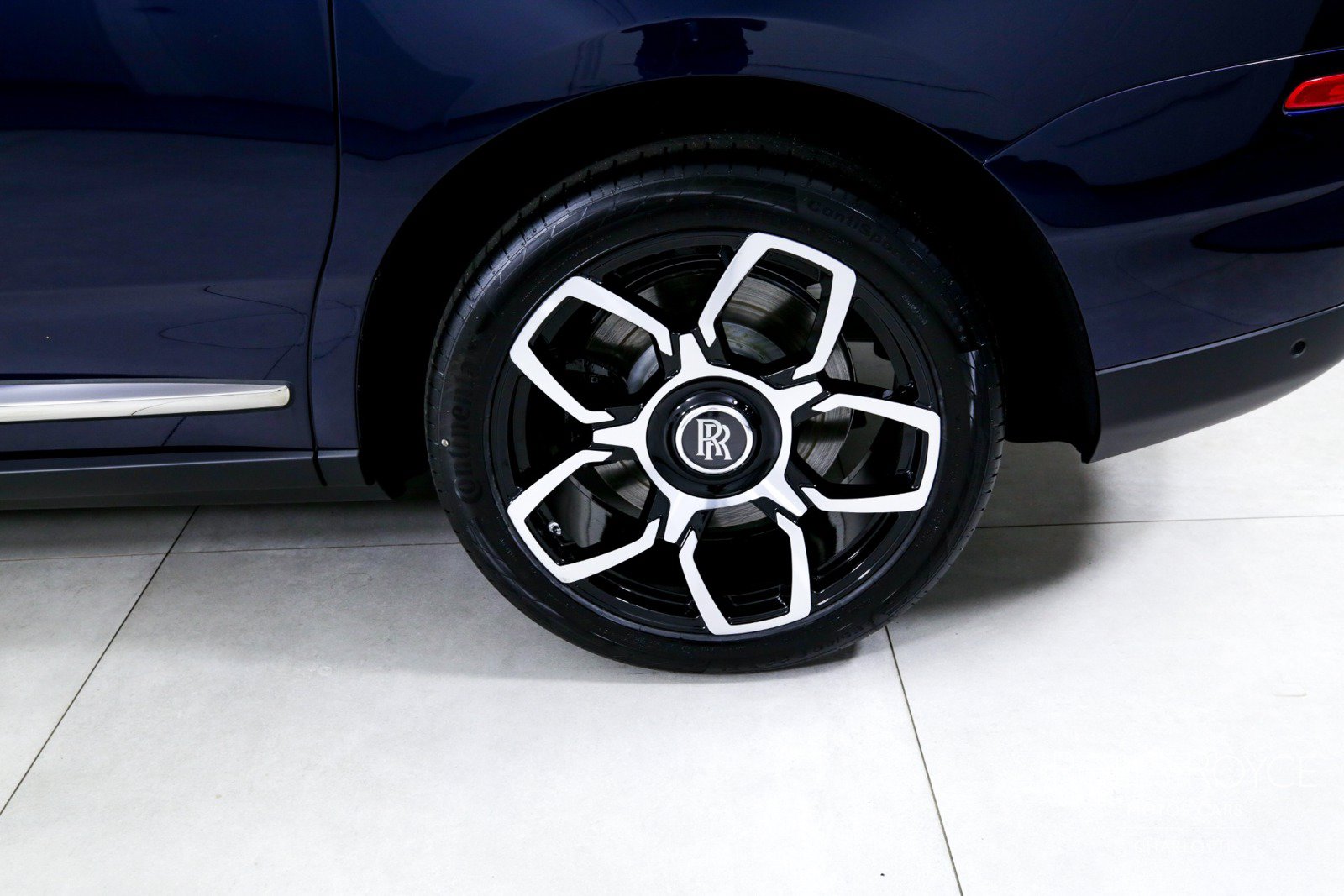Certified 2024 Rolls-Royce Cullinan AWD/4WD image 43