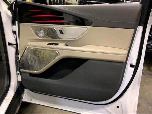 Used 2024 Lincoln Nautilus Reserve w/ Equipment Group 203A image 23