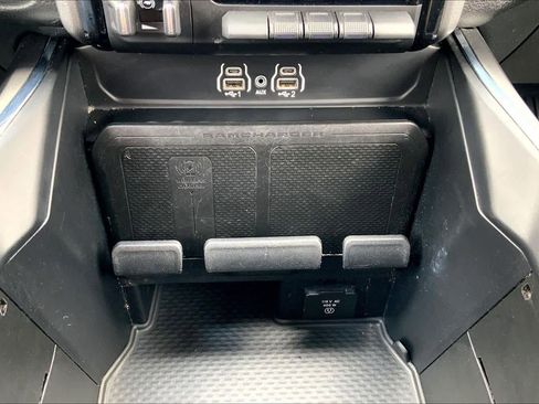 Used 2025 RAM 1500 Laramie w/ Sport Appearance Package AWD/4WD image 28