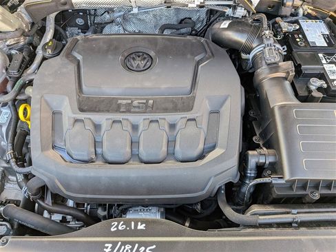 Used 2024 Volkswagen Tiguan SE image 35