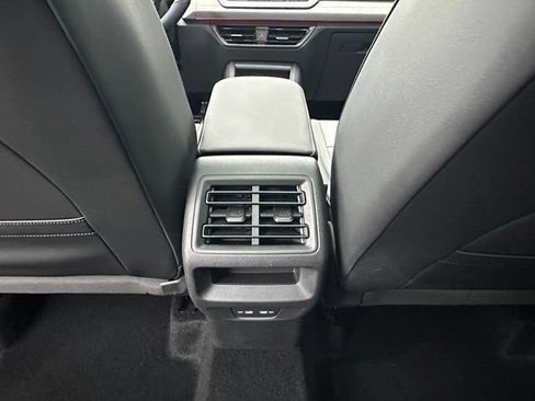 Certified 2025 Volkswagen Tiguan SE R-Line AWD/4WD image 30