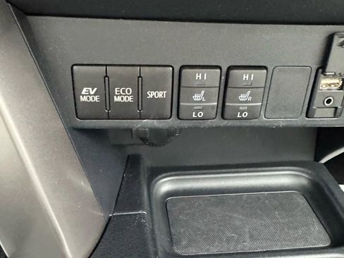 Used 2017 Toyota RAV4 Limited w/ Advanced Technology Package image 56