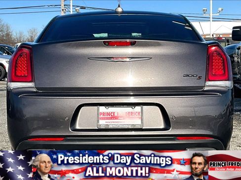 Used 2022 Chrysler 300 S image 4