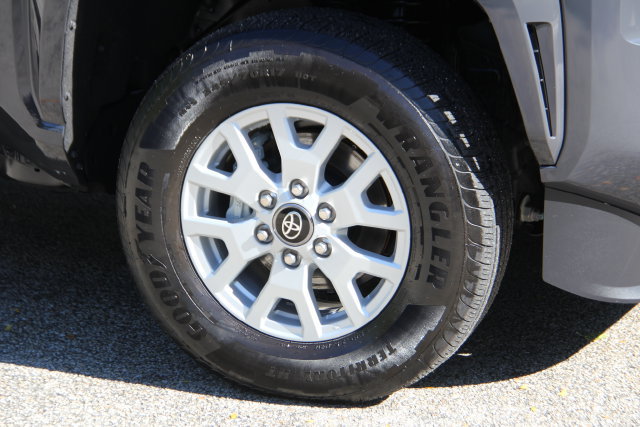 Used 2026 Toyota Tacoma SR5 AWD/4WD image 13