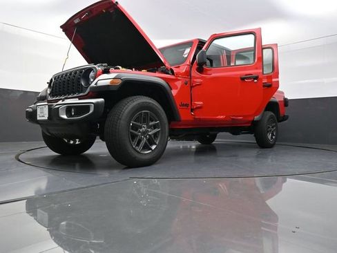 New 2025 Jeep Gladiator Sport image 29