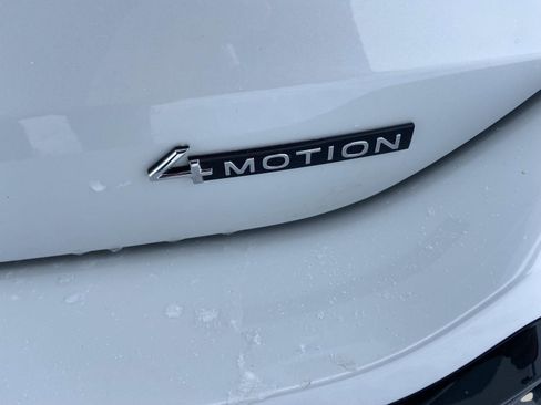 Used 2025 Volkswagen Tiguan SE R-Line image 15