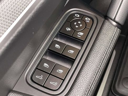 Used 2024 Porsche Cayenne image 38