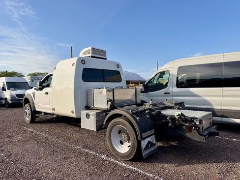 Used 2022 Ford F550 4x4 Regular Cab Super Duty image 2