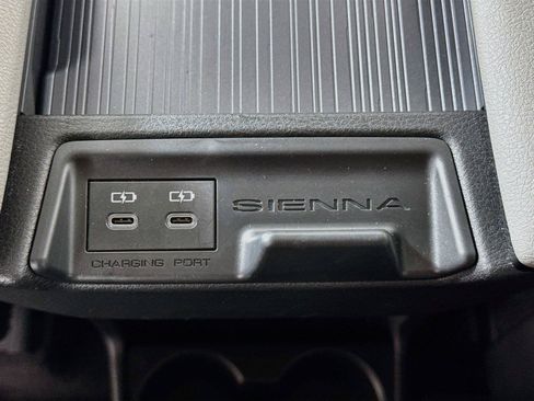 Certified 2025 Toyota Sienna XLE FWD image 37