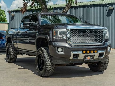 Used 2016 GMC Sierra 2500 Denali w/ Duramax Plus Package AWD/4WD image 8
