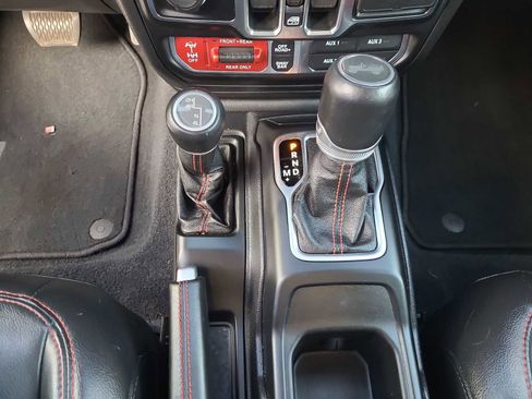 Used 2021 Jeep Wrangler Unlimited Rubicon w/ Uconnect 4C Nav & Sound Group image 25