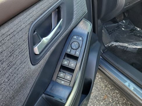 Used 2023 Nissan Rogue SV FWD image 16