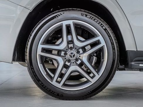 Used 2018 Mercedes-Benz GLS 550 4MATIC image 15