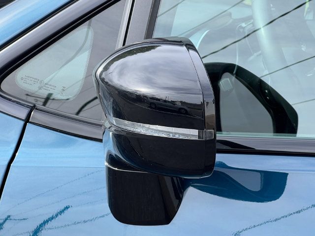 Used 2025 Chrysler Pacifica Limited FWD image 45