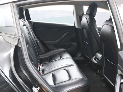 Used 2018 Tesla Model 3 Long Range image 36